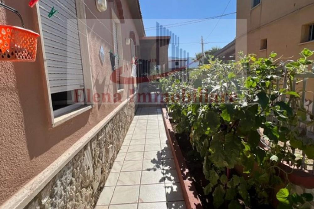 casa indipendente in vendita ad Alcamo in zona Alcamo Marina