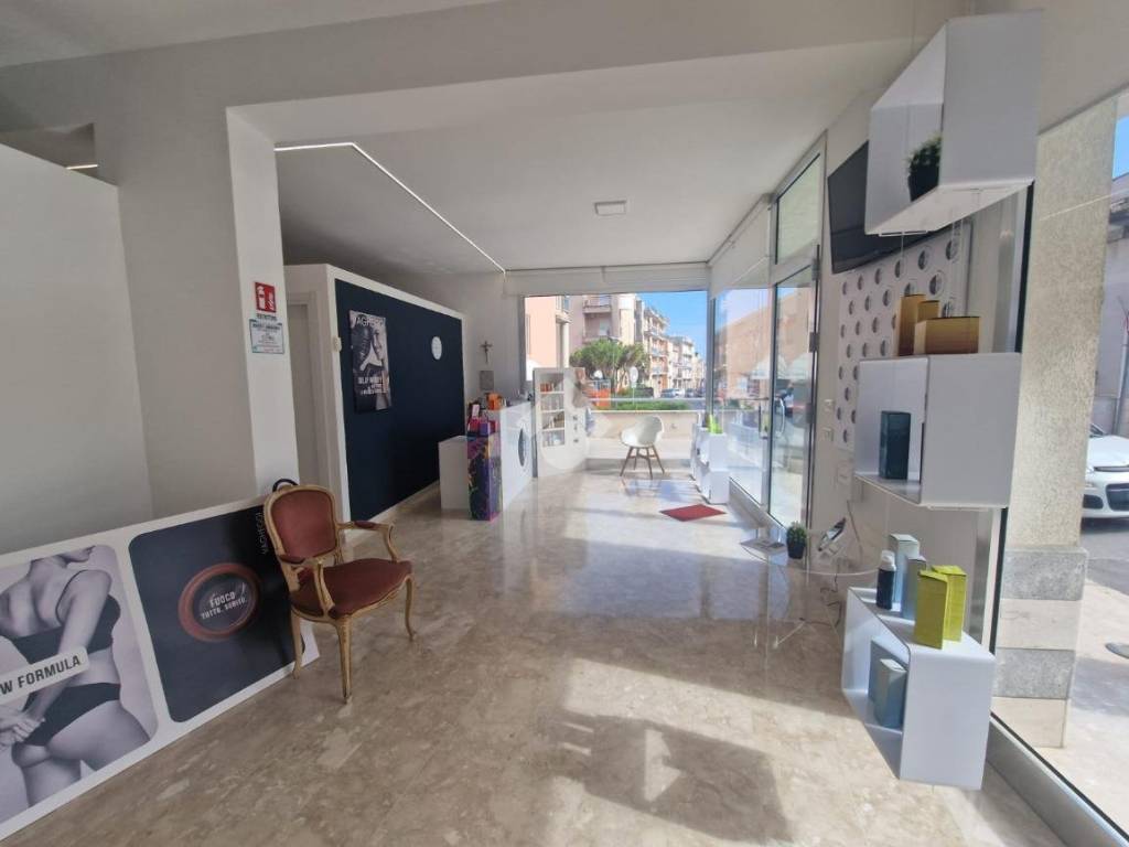 negozio in vendita ad Alcamo