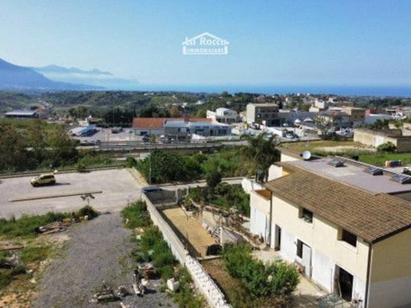 casa indipendente in vendita ad Alcamo