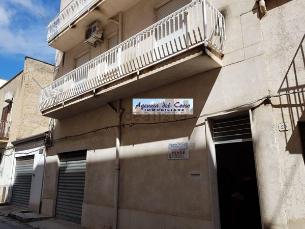 appartamento in vendita ad Alcamo in zona Centro Città
