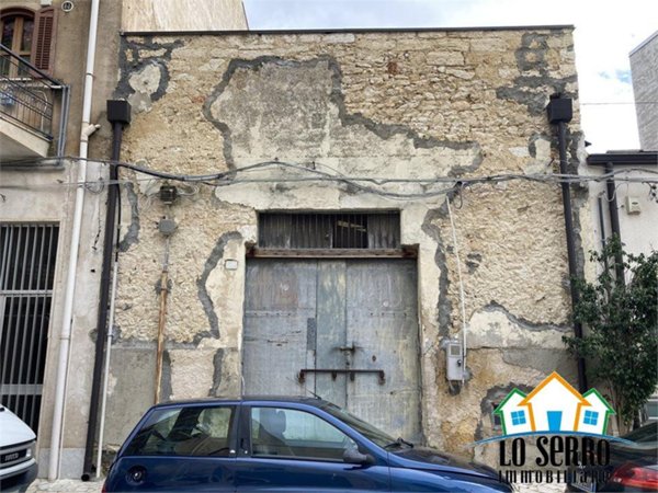 locale di sgombero in vendita ad Alcamo