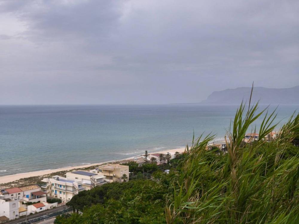 casa indipendente in vendita ad Alcamo in zona Alcamo Marina