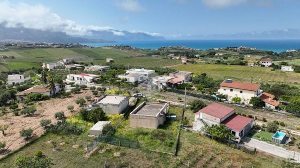 casa indipendente in vendita ad Alcamo