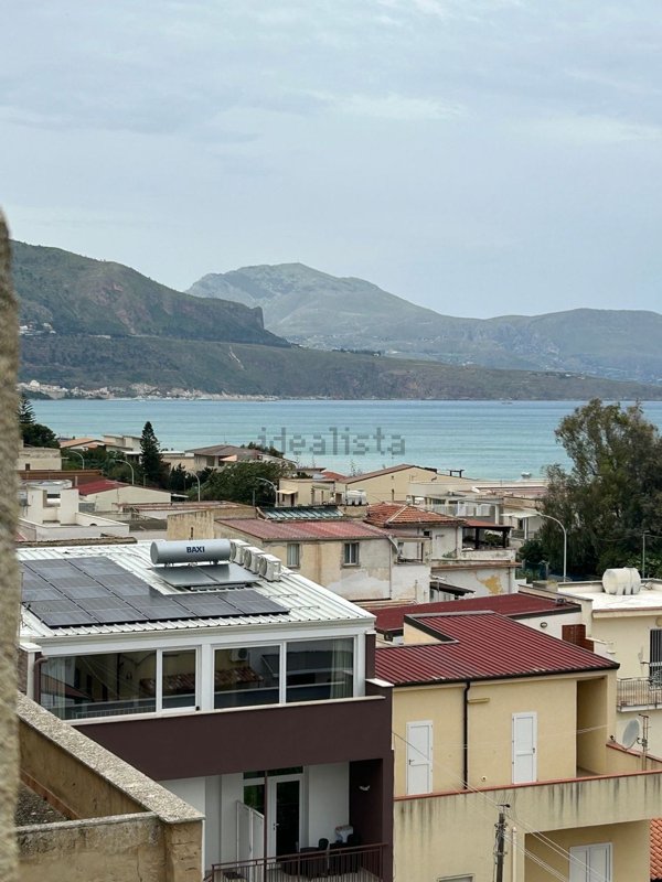 casa indipendente in vendita ad Alcamo in zona Alcamo Marina