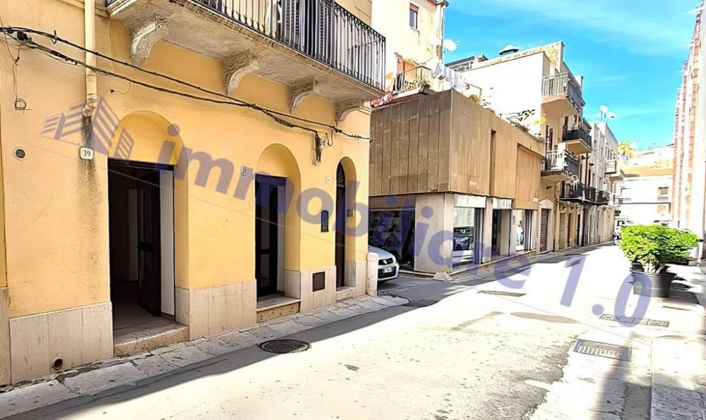 negozio in vendita ad Alcamo