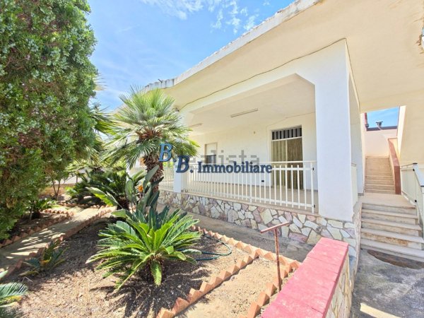 casa indipendente in vendita ad Alcamo in zona Alcamo Marina