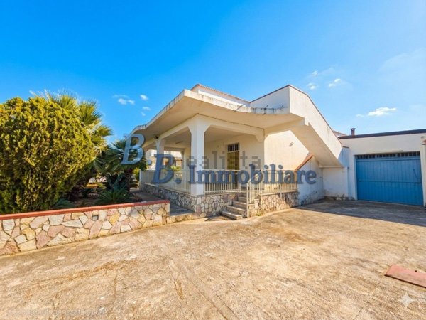 casa indipendente in vendita ad Alcamo in zona Alcamo Marina