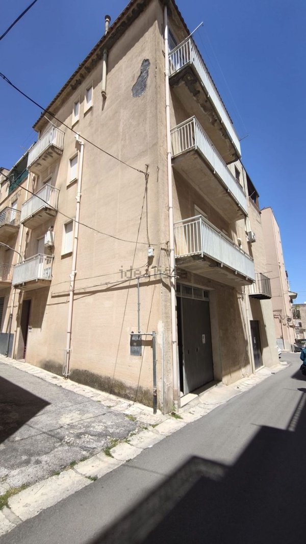 casa indipendente in vendita ad Alcamo