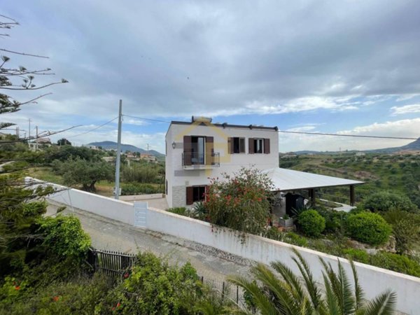 casa indipendente in vendita ad Alcamo in zona Bosco d'Alcamo