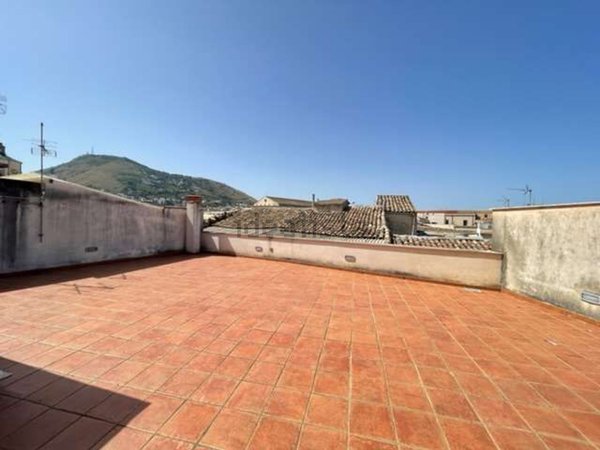 appartamento in vendita ad Alcamo in zona Centro Città
