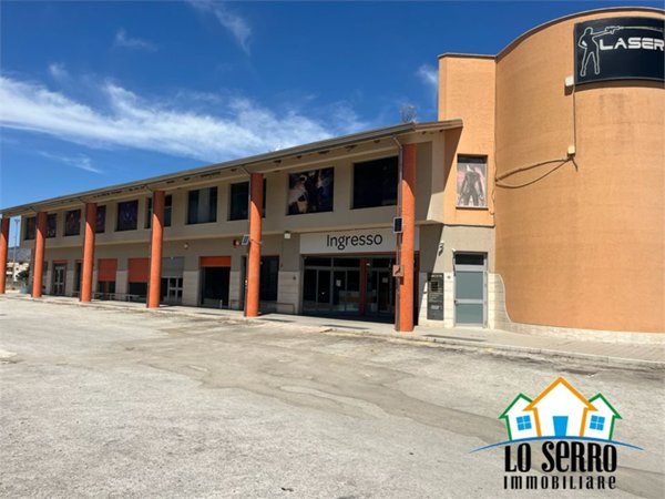 locale commerciale in vendita ad Alcamo