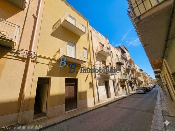 casa indipendente in vendita ad Alcamo in zona Centro Città