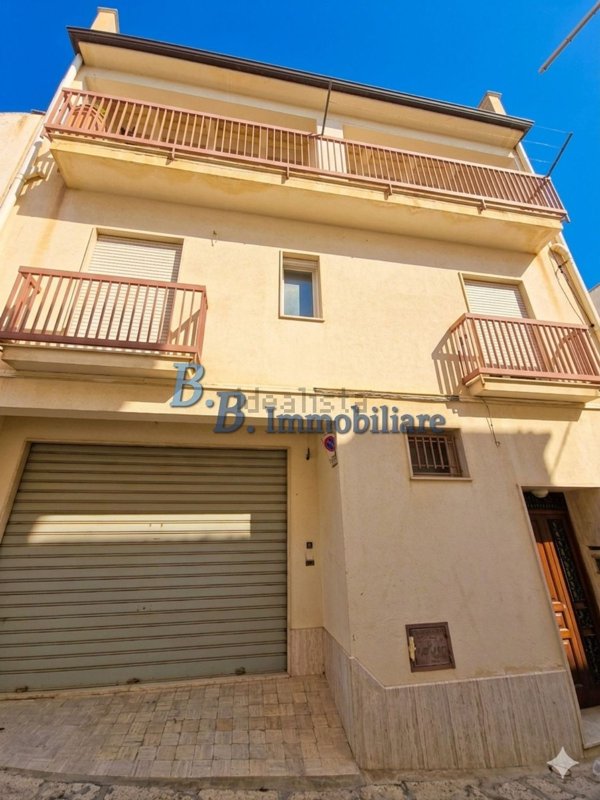 casa indipendente in vendita ad Alcamo in zona Centro Città