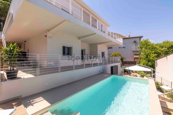 casa indipendente in vendita ad Alcamo