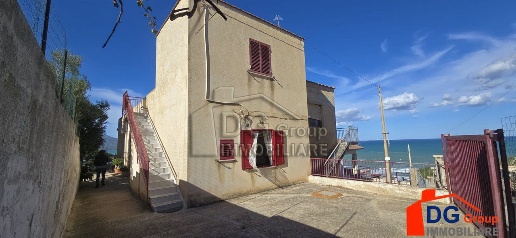 casa indipendente in vendita ad Alcamo in zona Alcamo Marina
