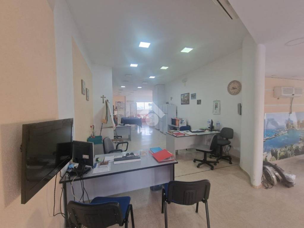 negozio in vendita ad Alcamo