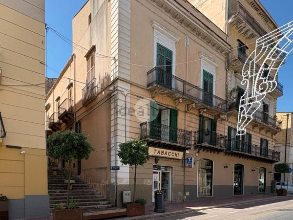 appartamento in vendita ad Alcamo in zona Centro Città