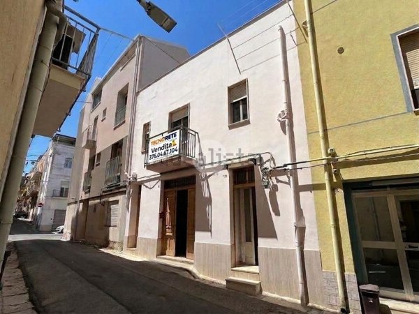 pentavano in vendita ad Alcamo