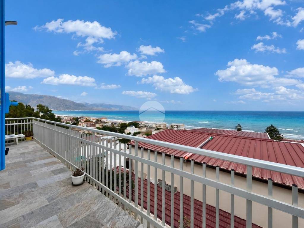 casa indipendente in vendita ad Alcamo in zona Alcamo Marina