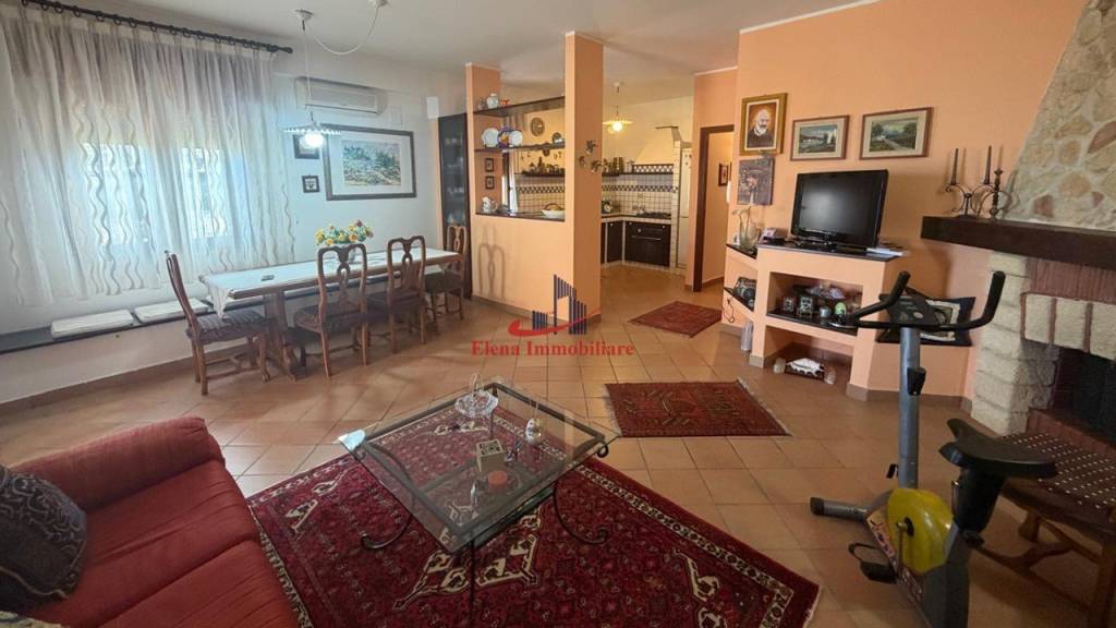 casa indipendente in vendita ad Alcamo in zona Alcamo Marina