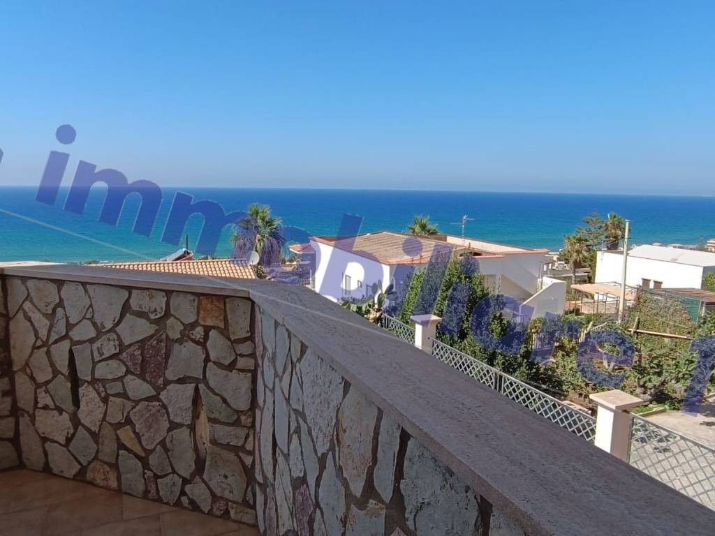 casa indipendente in vendita ad Alcamo in zona Alcamo Marina