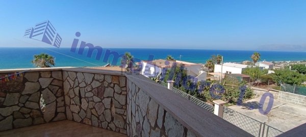 casa indipendente in vendita ad Alcamo in zona Alcamo Marina