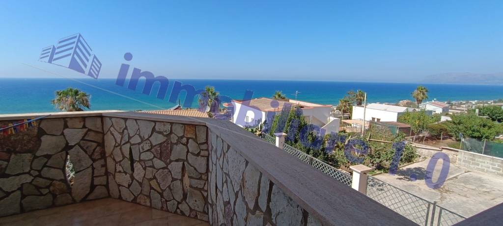 casa indipendente in vendita ad Alcamo in zona Alcamo Marina