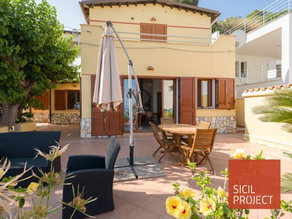 casa indipendente in vendita ad Alcamo in zona Alcamo Marina