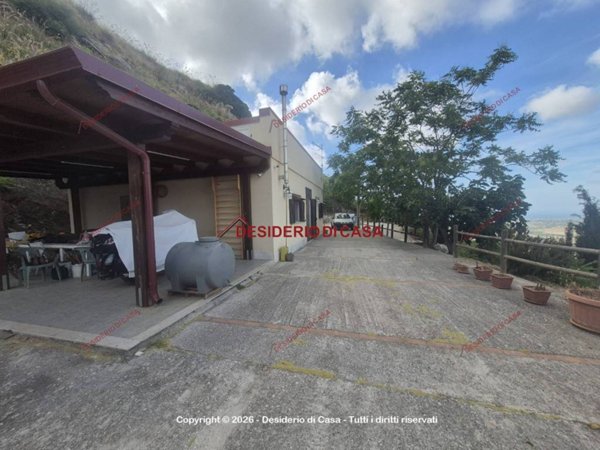 casa indipendente in vendita ad Alcamo