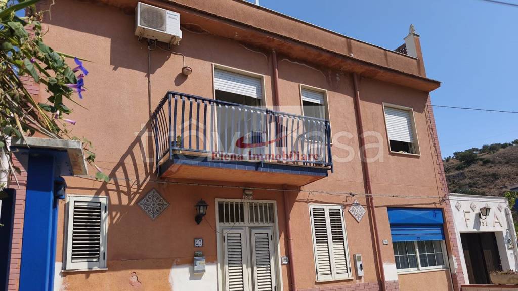 casa indipendente in vendita ad Alcamo in zona Alcamo Marina