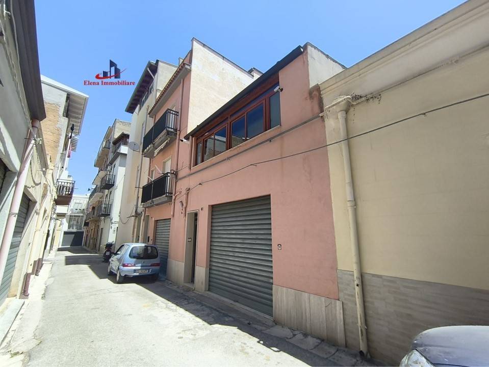 appartamento in vendita ad Alcamo in zona Centro Città