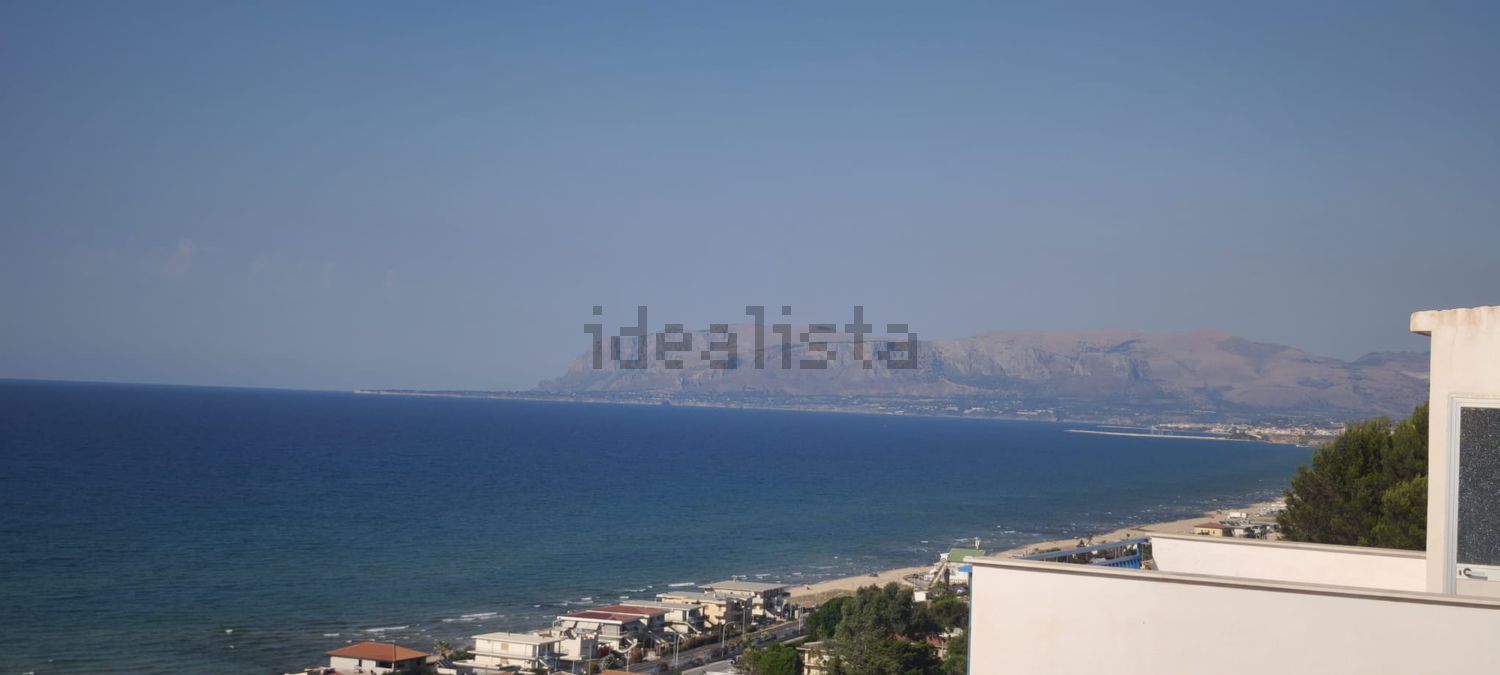 casa indipendente in vendita ad Alcamo in zona Alcamo Marina