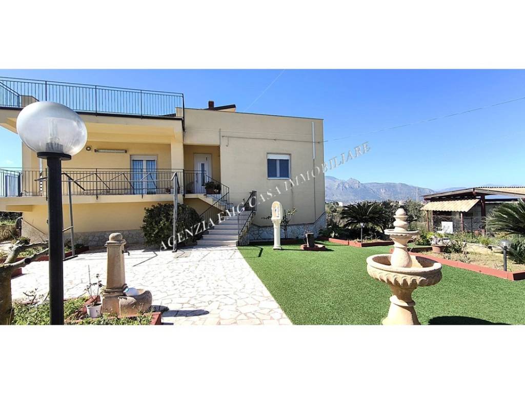 casa indipendente in vendita ad Alcamo