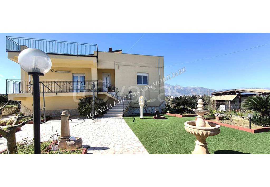 casa indipendente in vendita ad Alcamo
