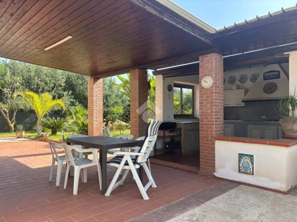 casa indipendente in vendita ad Alcamo in zona Alcamo Marina