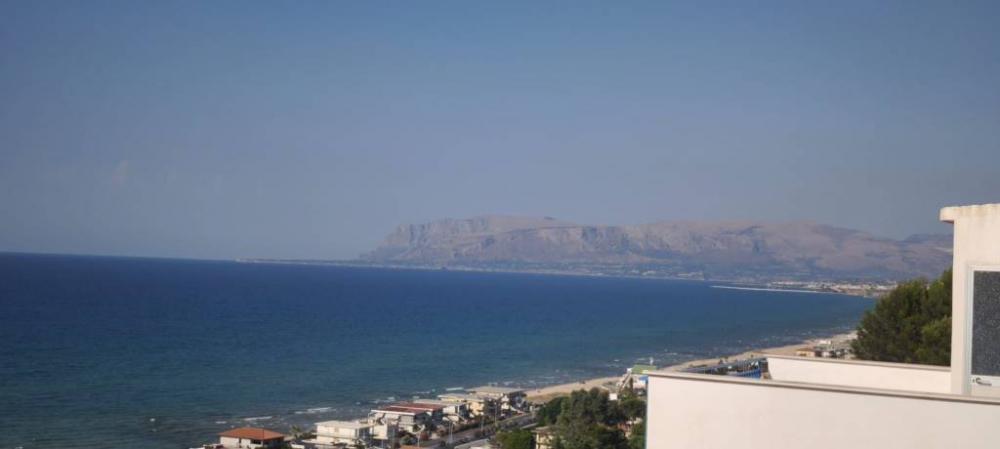 casa indipendente in vendita ad Alcamo in zona Alcamo Marina