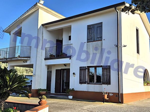 casa indipendente in vendita ad Alcamo in zona Fico