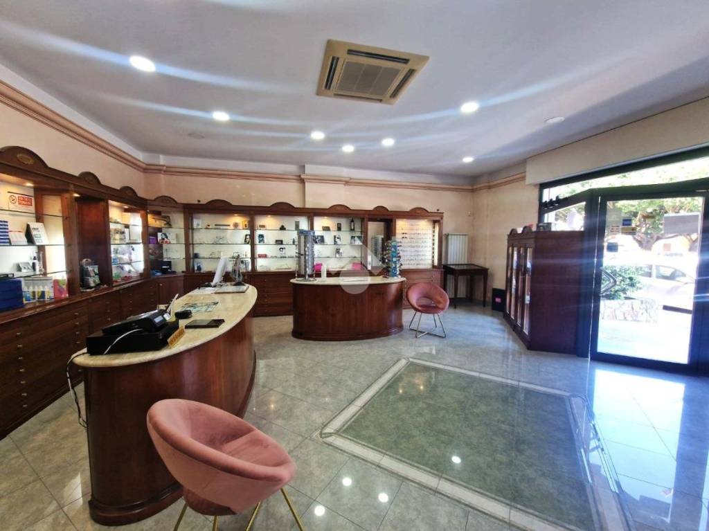 locale commerciale in vendita ad Alcamo
