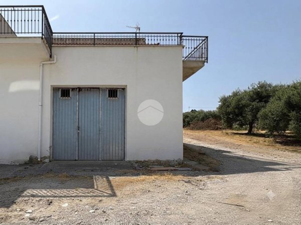casa indipendente in vendita ad Alcamo in zona Alcamo Marina