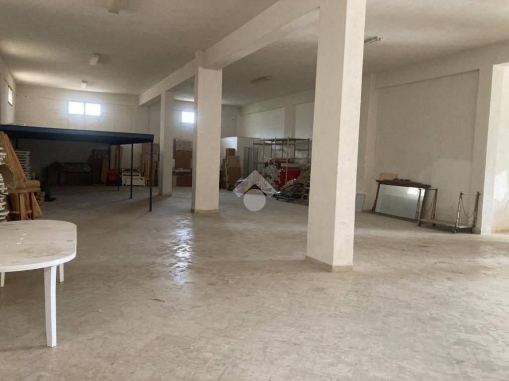 negozio in vendita ad Alcamo