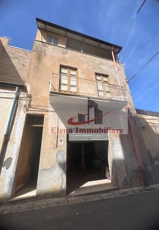 casa indipendente in vendita ad Alcamo in zona Centro Città