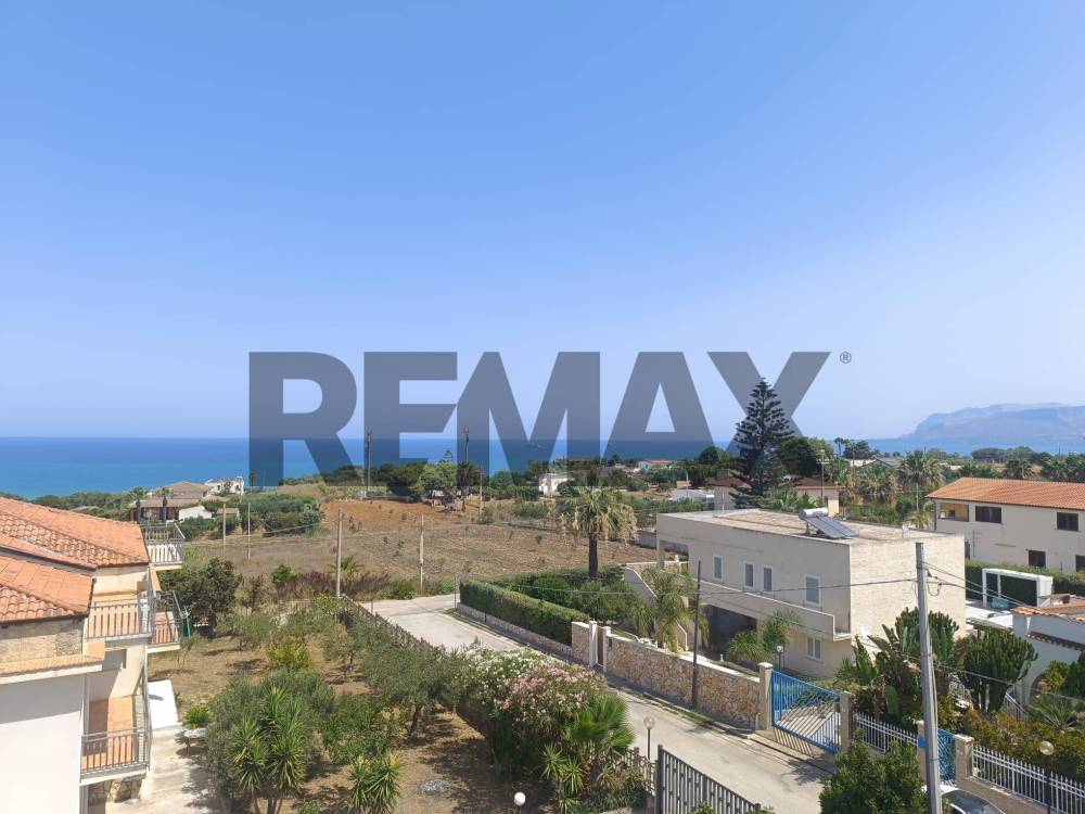 casa indipendente in vendita ad Alcamo in zona Alcamo Marina