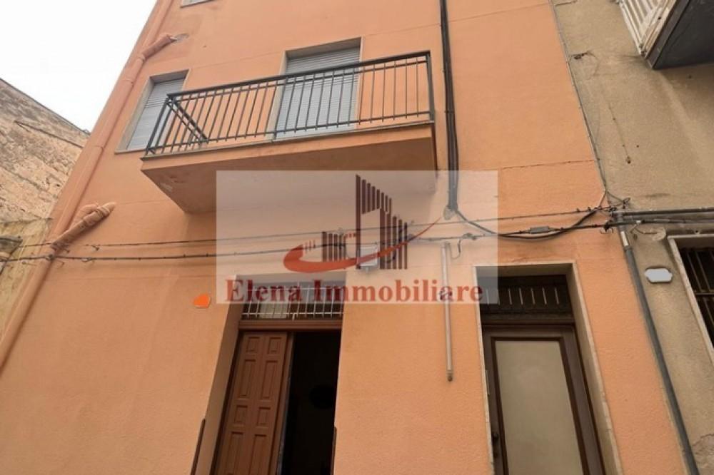 appartamento in vendita ad Alcamo in zona Centro Città
