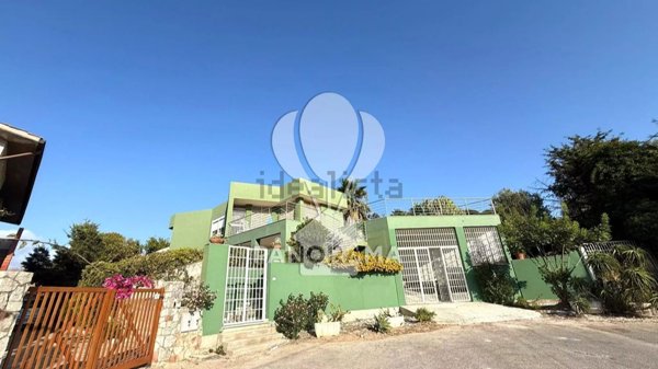 casa indipendente in vendita ad Alcamo in zona Alcamo Marina