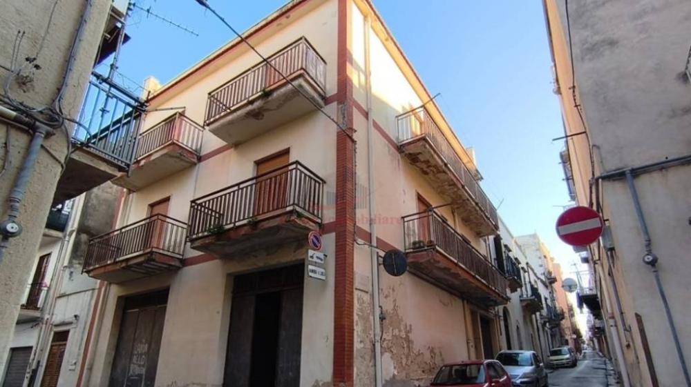 appartamento in vendita ad Alcamo in zona Centro Città