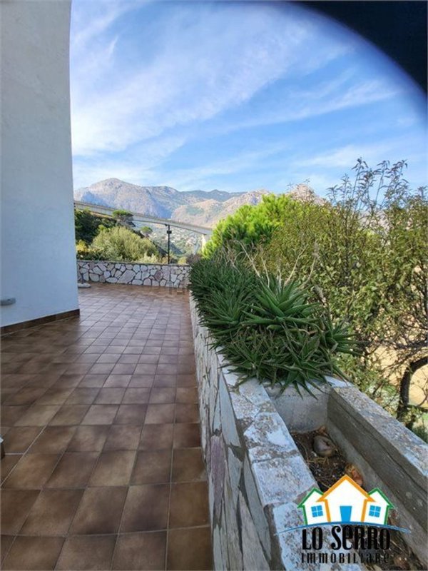 casa indipendente in vendita ad Alcamo in zona Alcamo Marina