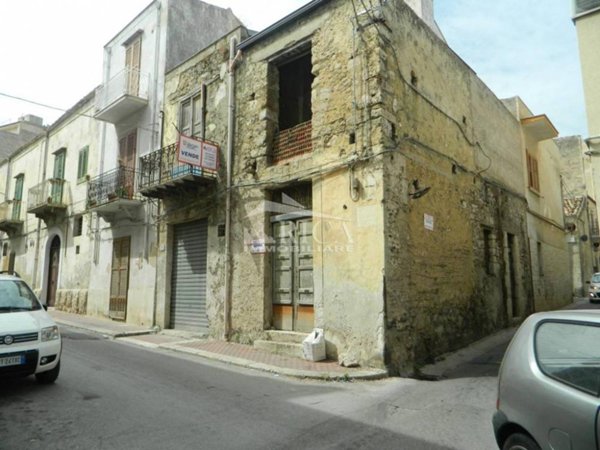 casa indipendente in vendita ad Alcamo in zona Centro Città
