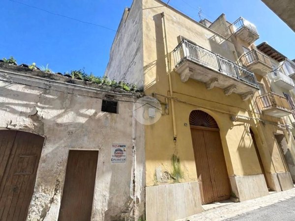 casa indipendente in vendita ad Alcamo