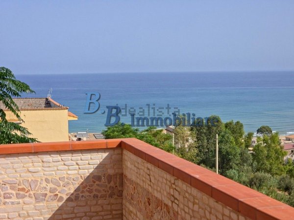 casa indipendente in vendita ad Alcamo in zona Alcamo Marina