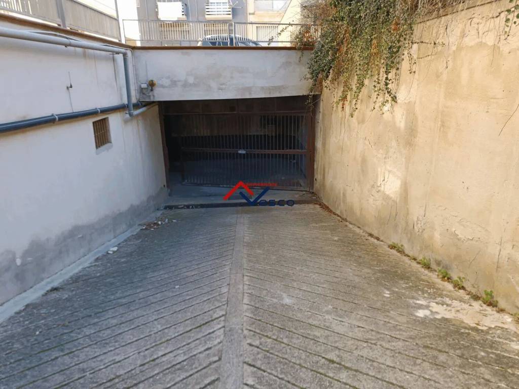 box auto in vendita ad Alcamo